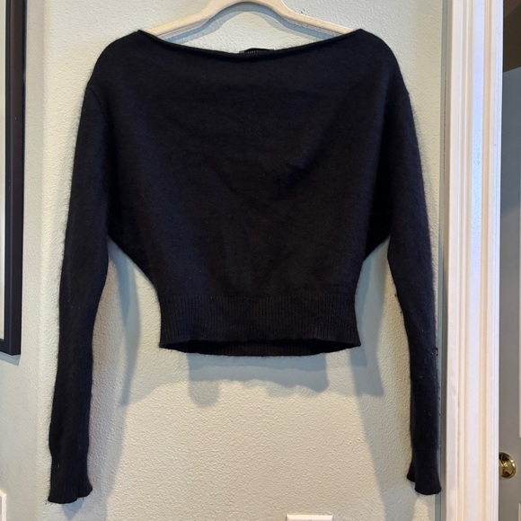Elegant Black Women's Sweater - Picture 3 of 4